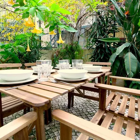Central With A Garden Лиссабон